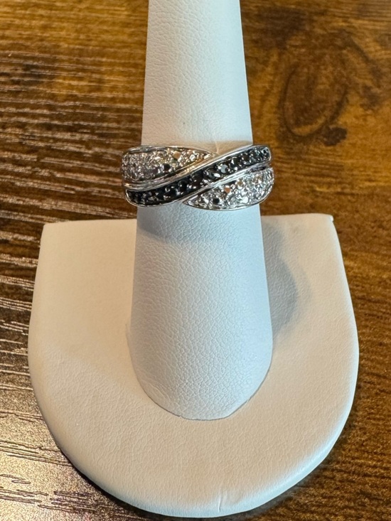 unknown Jewelry - Black & Clear CZ Infinity Crossover Ring Silver Tone Statement Ring Size 8